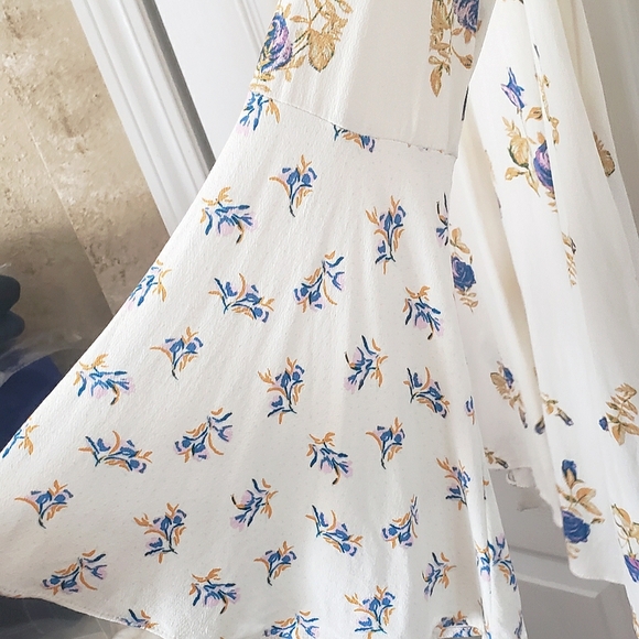 Free People Tate Floral Print Flowy Mini Dress Soft Flutter Sleeve NWT - Picture 11 of 14